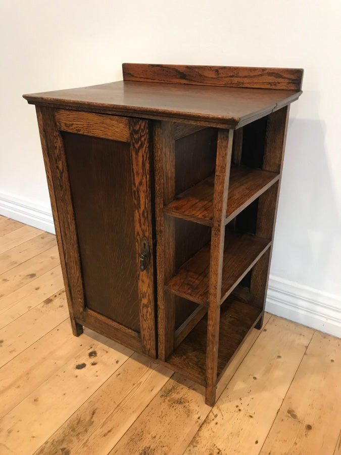 Oak Cabinet / Bookshelf